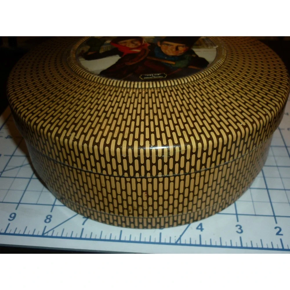 Vintage Tiny Tim Douglass Crockwell Christmas Tin Round 8‎ Inch Holiday Decor